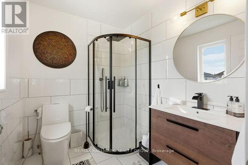 3PC En-Suite Bath in Bedroom #4 - 278 Kiwanis Court, Ottawa, ON - Indoor Photo Showing Bathroom