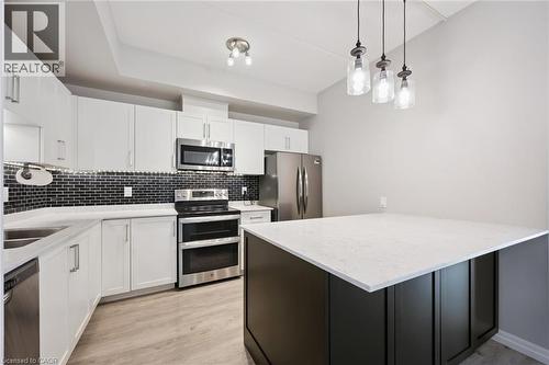 35 KINGSBURY Square Unit# 214  Guelph, ON N1L 0J4