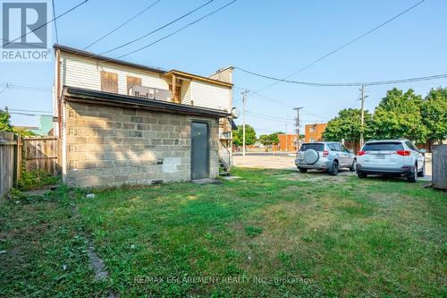 1490 Barton Street E, Hamilton, ON 