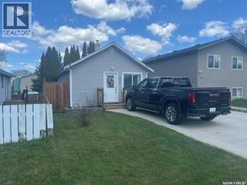 Street 572 21st STREET E  Prince Albert, SK S6V 1M4