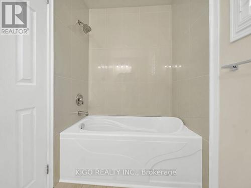 16 Glennie Court, Cambridge, ON - Indoor Photo Showing Bathroom
