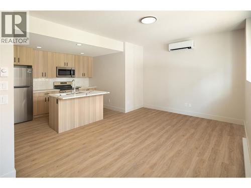 2125 Montenegro Drive, Kelowna, BC - Indoor Photo Showing Kitchen