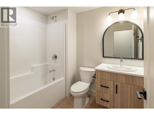 2125 Montenegro Drive, Kelowna, BC - Indoor Photo Showing Bathroom
