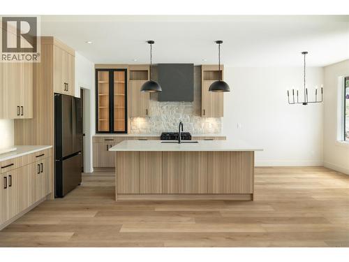 2125 Montenegro Drive, Kelowna, BC - Indoor Photo Showing Kitchen With Upgraded Kitchen