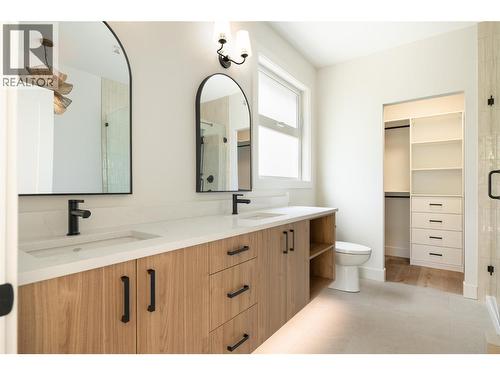 2125 Montenegro Drive, Kelowna, BC - Indoor Photo Showing Bathroom