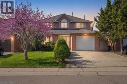 62 DRAGOON Drive  Hamilton, ON L9B 2E4