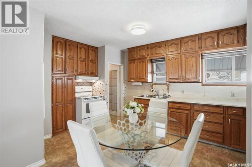 721 H Avenue S, Saskatoon, SK - Indoor