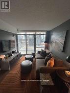 1505 - 15 FORT YORK BLVD BOULEVARD Toronto, ON M5V 3Y4