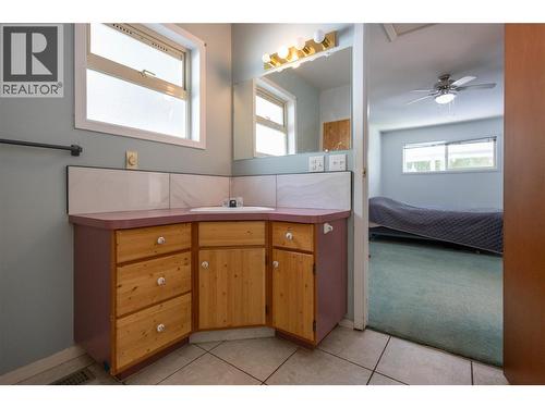 6728 3A Highway, Nelson, BC - Indoor