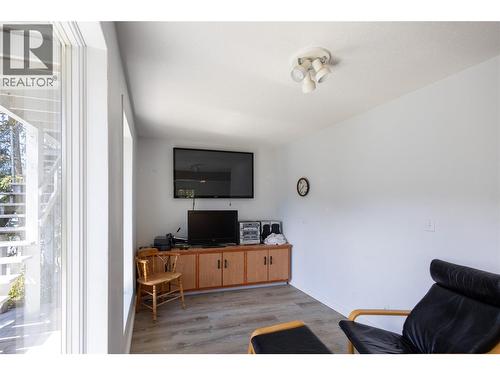 6728 3A Highway, Nelson, BC - Indoor