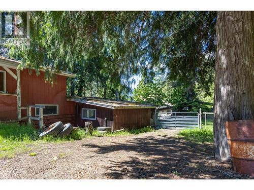 6728 3A Highway, Nelson, BC - Outdoor