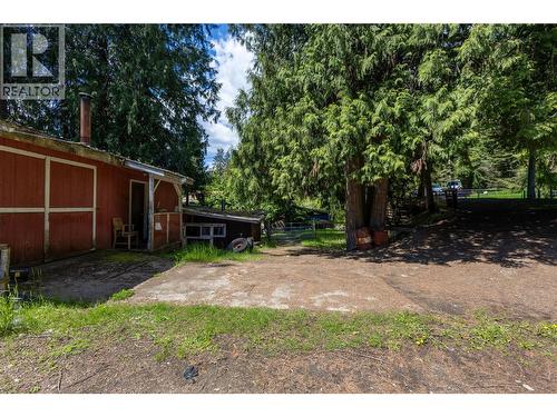6728 3A Highway, Nelson, BC - Outdoor