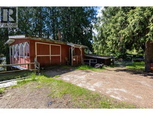 6728 3A Highway, Nelson, BC - Outdoor