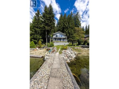 6728 3A Highway, Nelson, BC - Outdoor