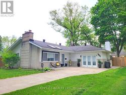 112 CLOVELLY ROAD Tecumseh, ON N8N 1G1