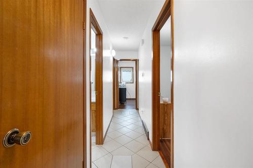 140 Tallman Street, Winnipeg, MB - Indoor Photo Showing Other Room