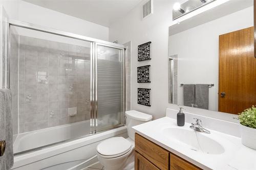 140 Tallman Street, Winnipeg, MB - Indoor Photo Showing Bathroom