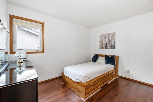 140 Tallman Street, Winnipeg, MB - Indoor Photo Showing Bedroom