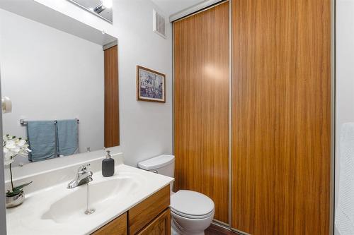 140 Tallman Street, Winnipeg, MB - Indoor Photo Showing Bathroom