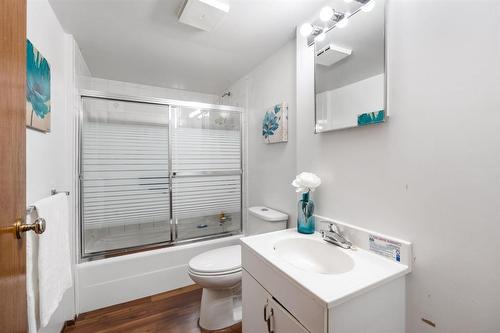 140 Tallman Street, Winnipeg, MB - Indoor Photo Showing Bathroom