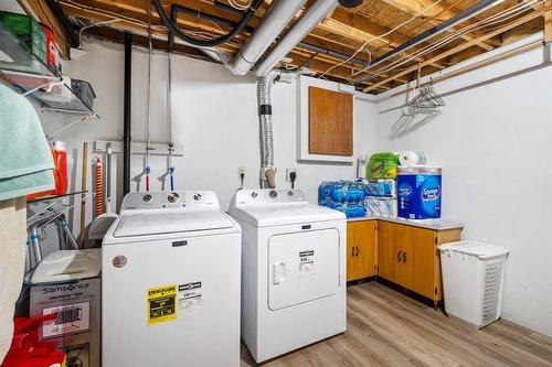 140 Tallman Street, Winnipeg, MB - Indoor Photo Showing Laundry Room