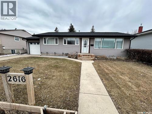 2616 Clarence Avenue S, Saskatoon, SK - Outdoor