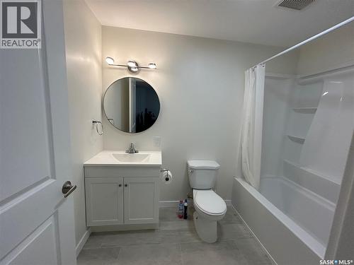 2616 Clarence Avenue S, Saskatoon, SK - Indoor Photo Showing Bathroom
