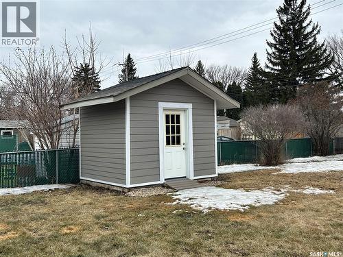 2616 Clarence Avenue S, Saskatoon, SK - Outdoor
