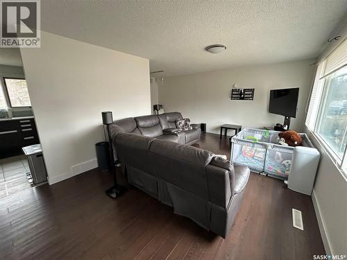 2616 Clarence Avenue S, Saskatoon, SK - Indoor