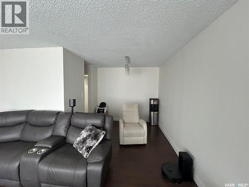 2616 Clarence Avenue S, Saskatoon, SK - Indoor Photo Showing Living Room
