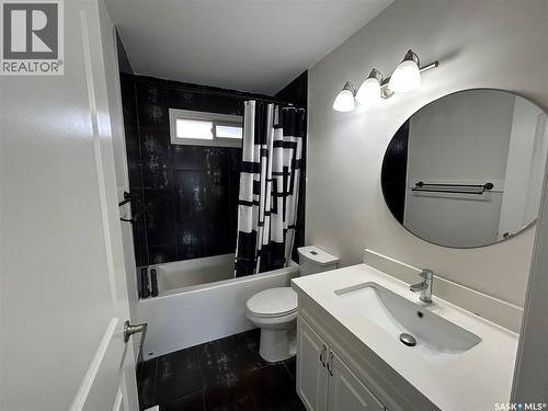 2616 Clarence Avenue S, Saskatoon, SK - Indoor Photo Showing Bathroom