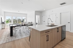 #301-7057 Central Saanich Rd Central Saanich, BC V8M 1Y3