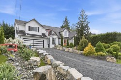 120 Hornby Pl Qualicum Beach, BC V9K 1R6