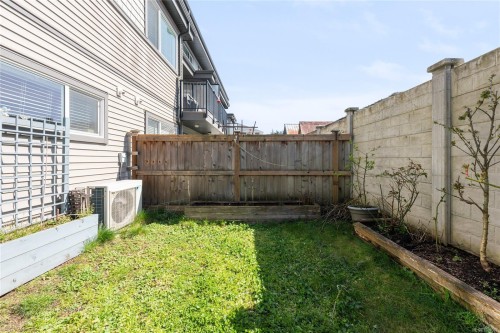 #405-3351 Luxton Rd, Langford, BC 
