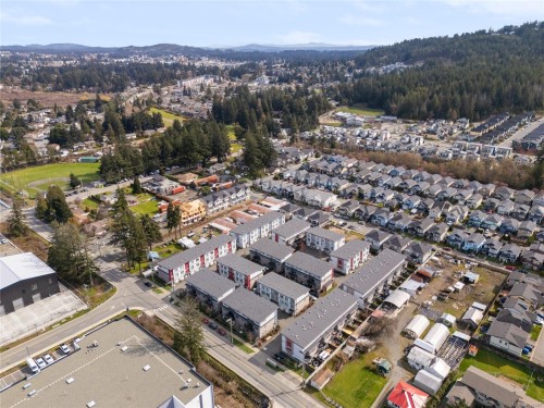#405-3351 Luxton Rd, Langford, BC 
