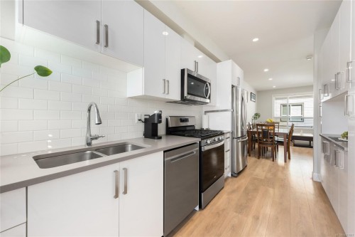 #405-3351 Luxton Rd, Langford, BC 
