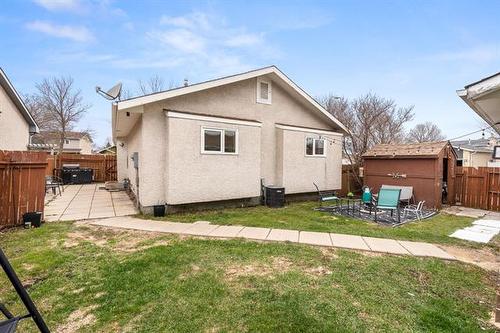 79 Riverstone Rd, Winnipeg, MB 