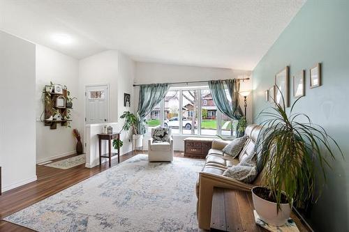 79 Riverstone Rd, Winnipeg, MB 