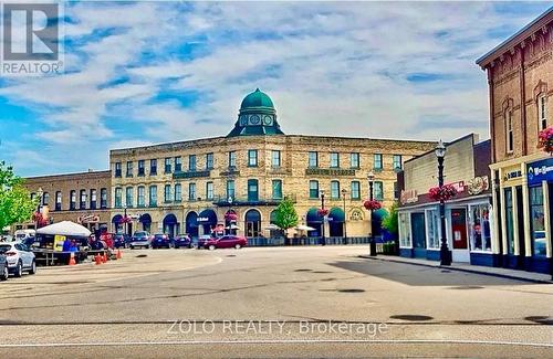 92 Courthouse Square, Goderich, ON 