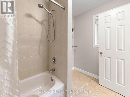 70 Doon Mills Drive, Kitchener, ON - Indoor Photo Showing Bathroom