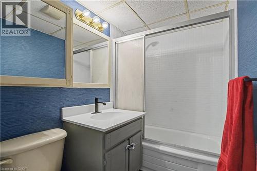 45 Westmount Road N Unit# 202, Waterloo, ON - Indoor Photo Showing Bathroom