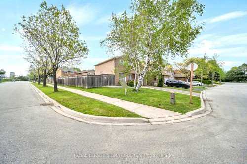 2479 Grindstone Court, Mississauga, ON - Outdoor