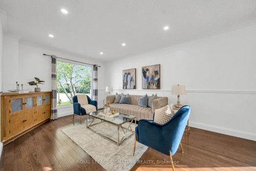 2479 Grindstone Court, Mississauga, ON - Indoor Photo Showing Living Room