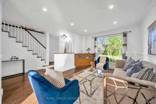 2479 Grindstone Court, Mississauga, ON - Indoor Photo Showing Living Room