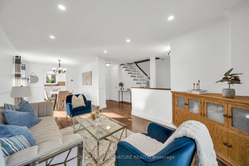 2479 Grindstone Court, Mississauga, ON - Indoor Photo Showing Living Room