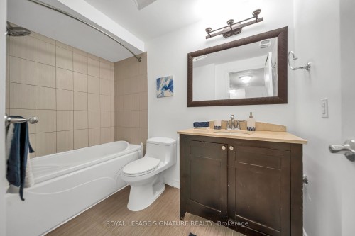 2479 Grindstone Court, Mississauga, ON - Indoor Photo Showing Bathroom