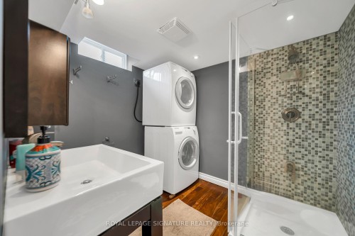 2479 Grindstone Court, Mississauga, ON - Indoor Photo Showing Laundry Room