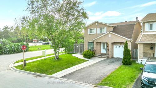 2479 Grindstone Court, Mississauga, ON - Outdoor With Facade