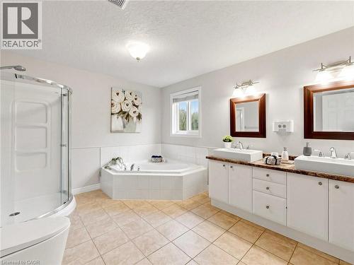 70 Doon Mills Drive, Kitchener, ON - Indoor Photo Showing Bathroom