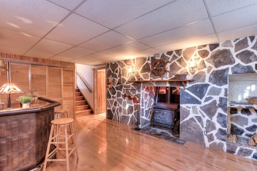 Salle de jeux - 139 Av. Giroux, Laval (Laval-Des-Rapides), QC - Indoor Photo Showing Other Room